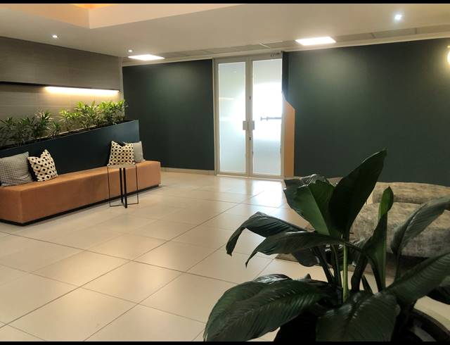 143M² OFFICE TO LET IN HYDE PARK